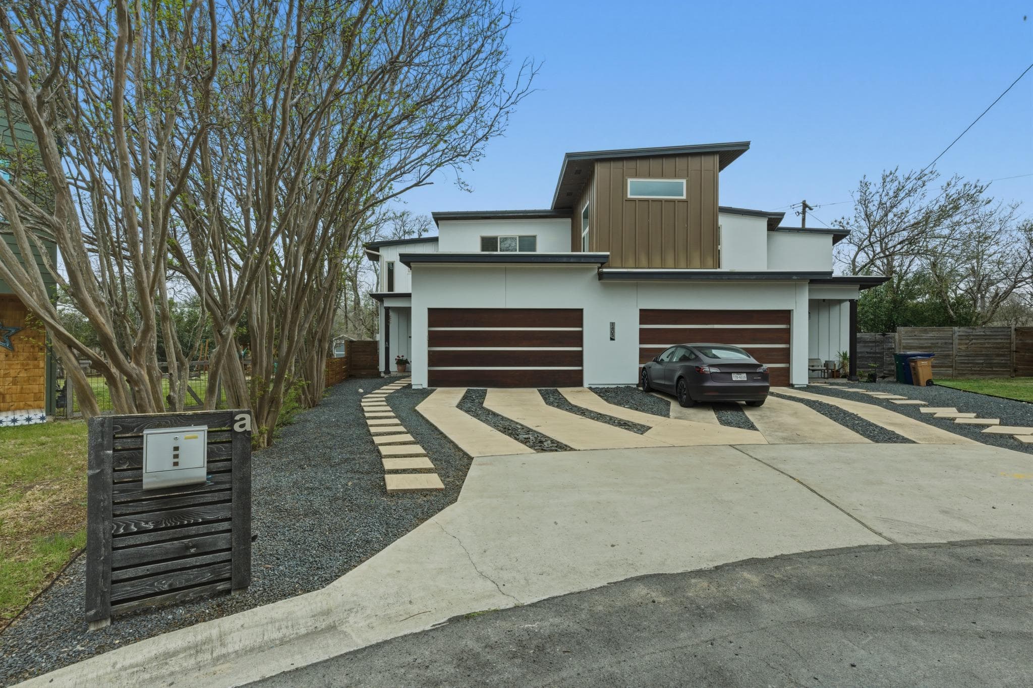 1405  Camelot Cir  #A