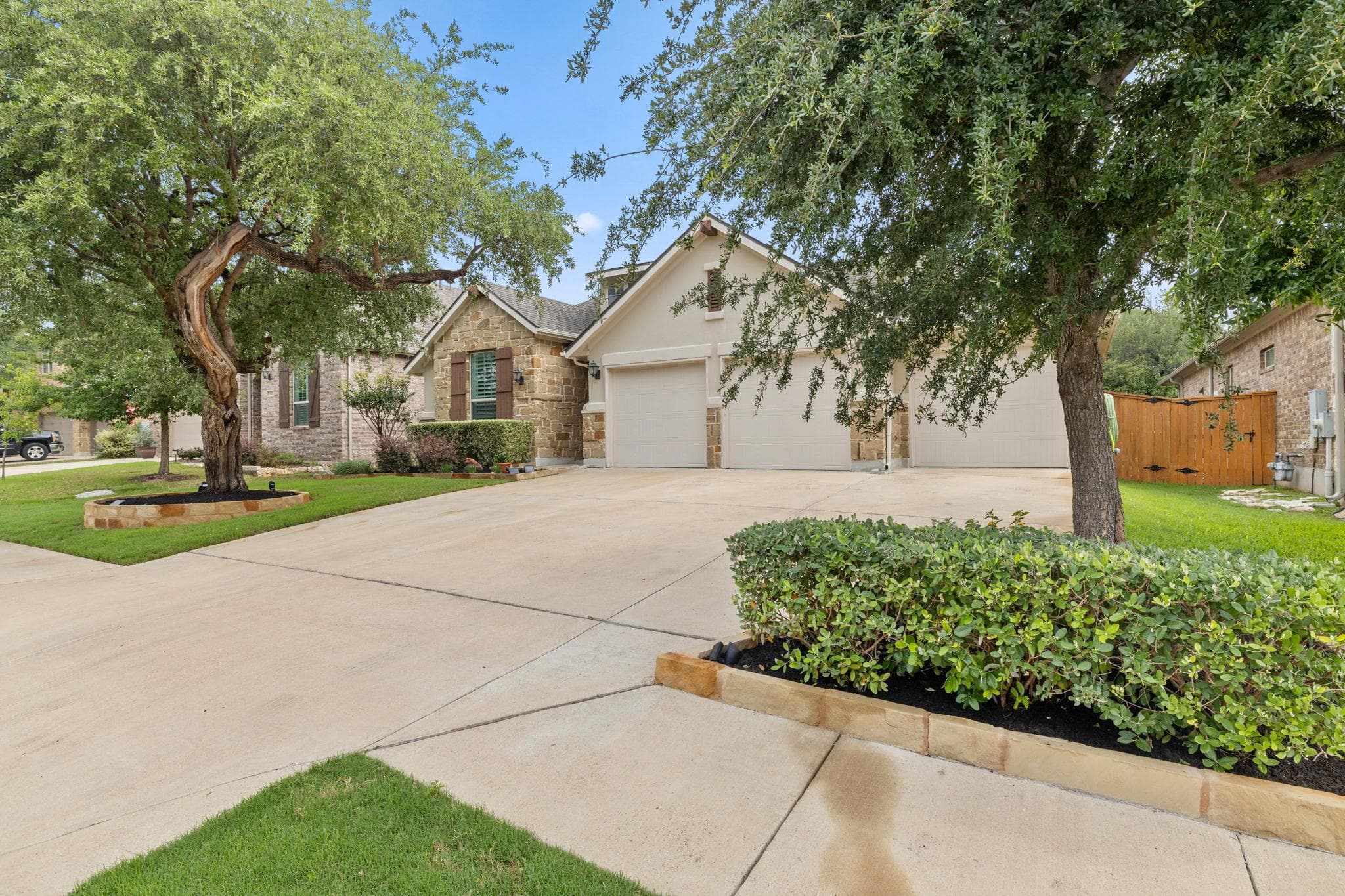 3824  Ashbury Rd