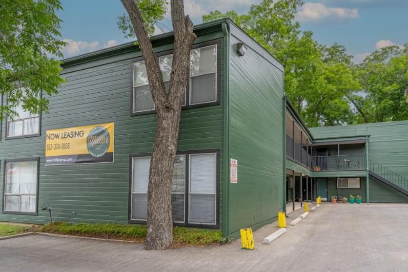 4510  Duval St  #203