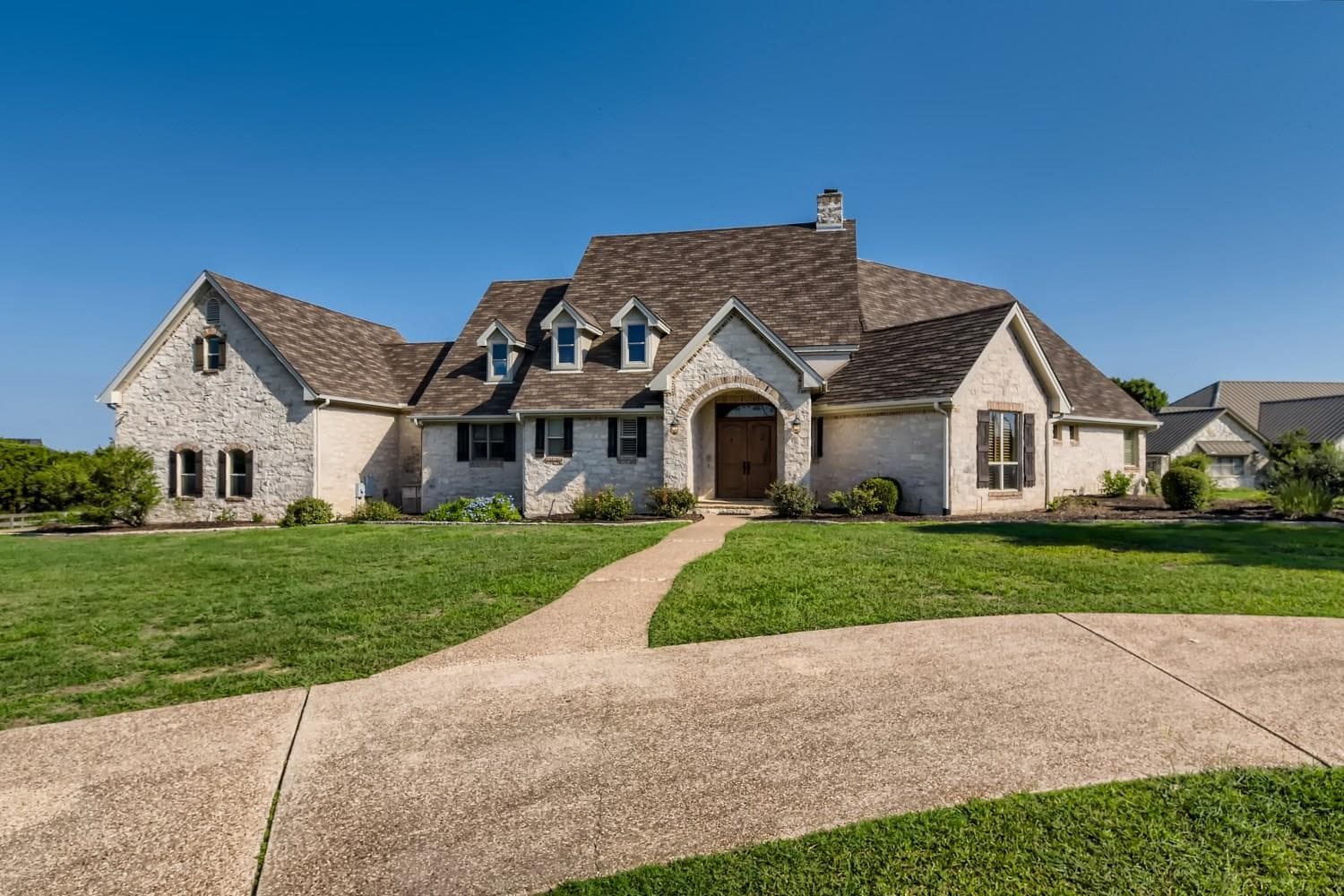 3900  Peak Lookout Dr