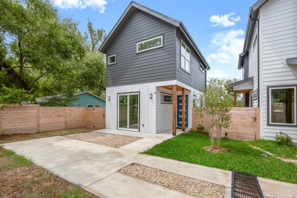 5305  Ledesma Rd  #4