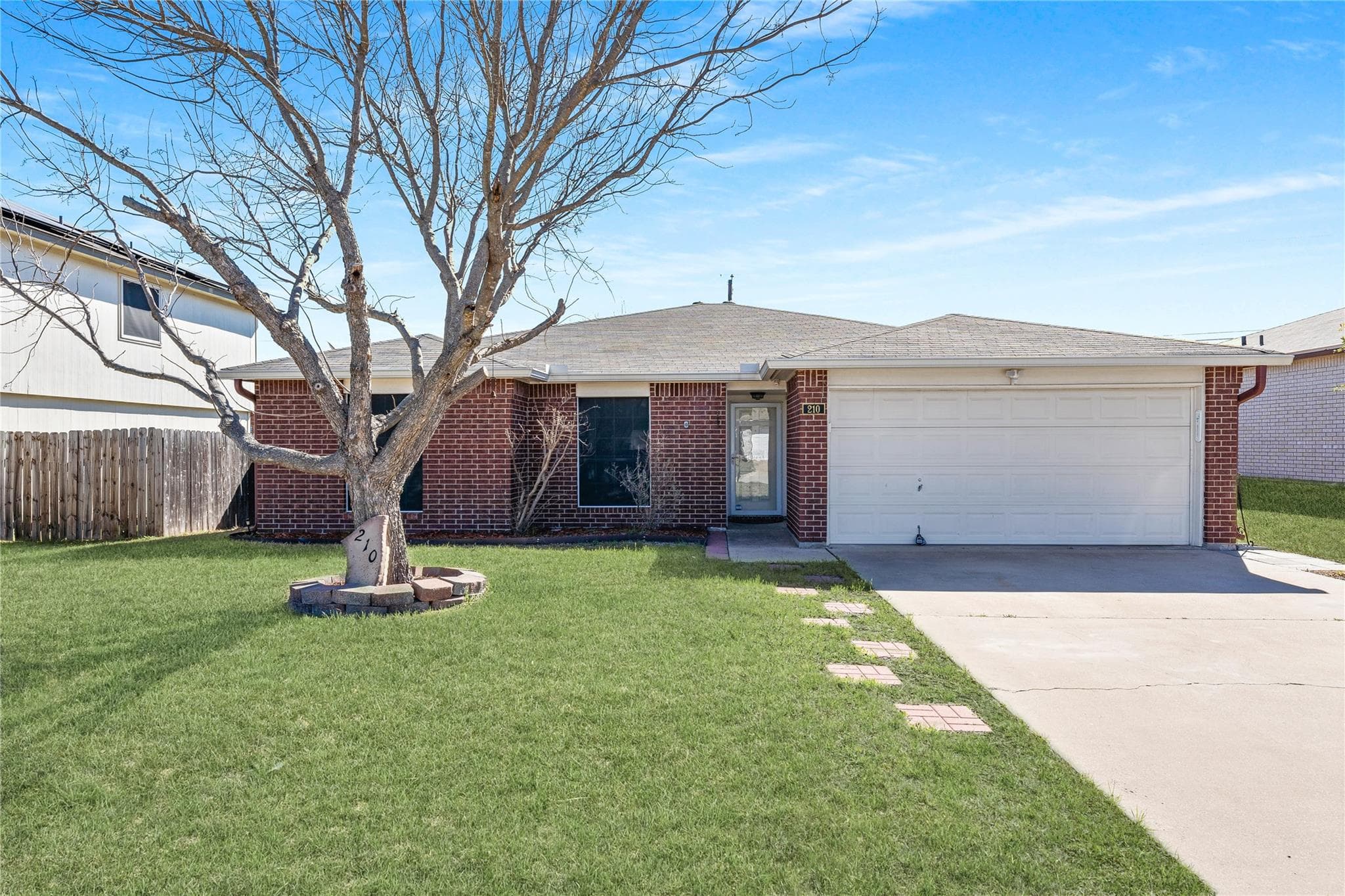 210  Mesquite Cir