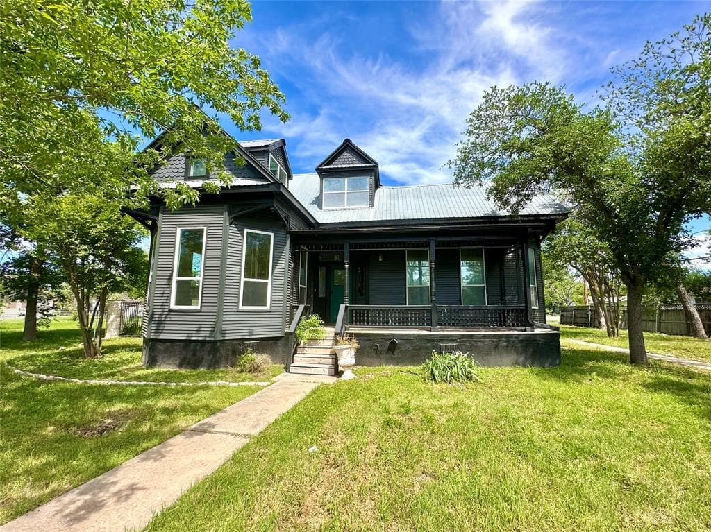 302 N Fm 1660 Hwy