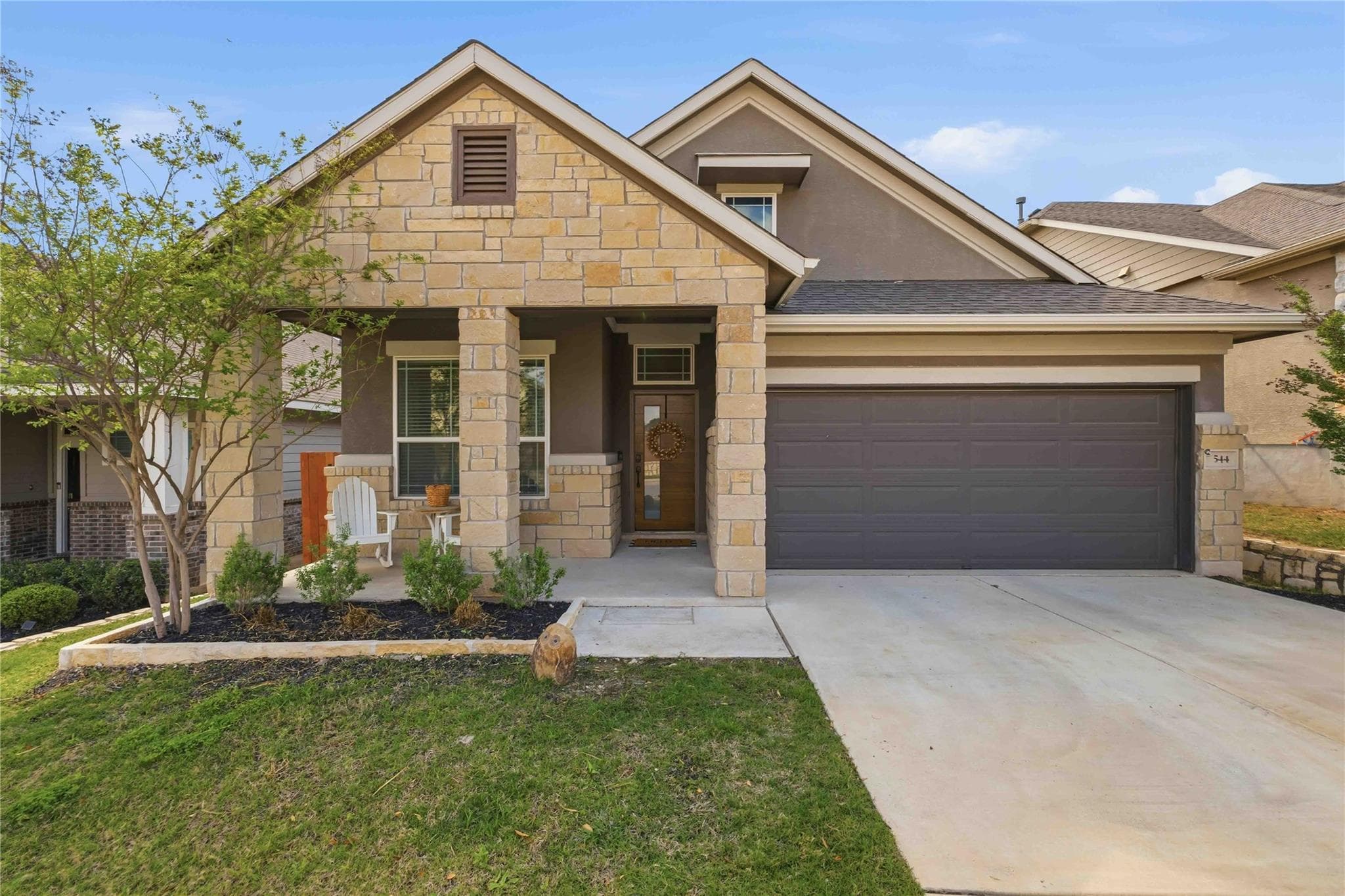 544  Saturnia Dr