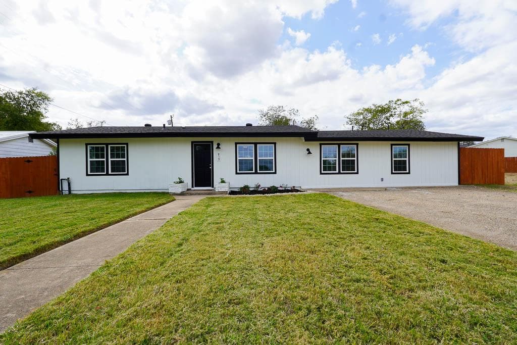 913  Hander Ln