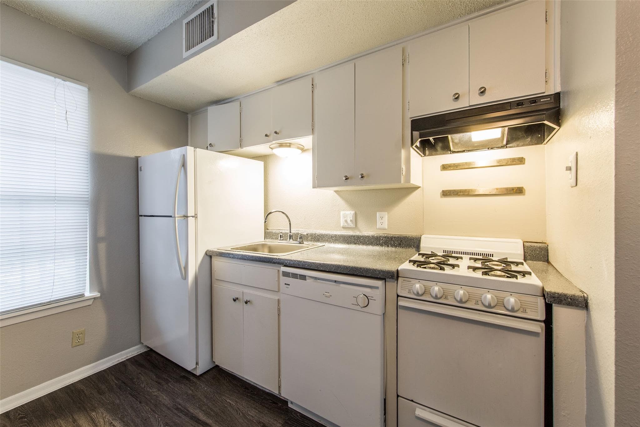 3101  Tom Green St  #104