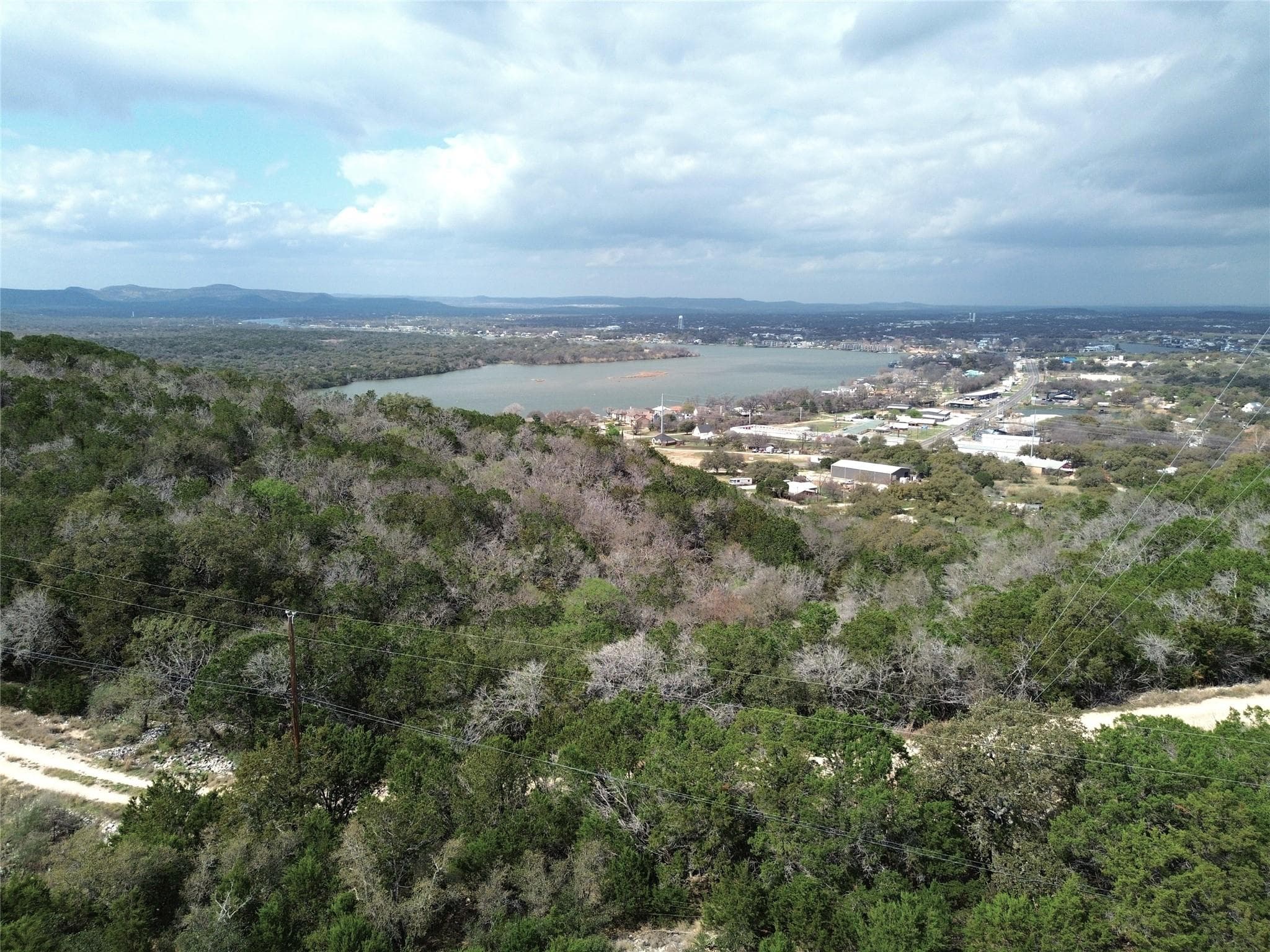 Lot 33 Eagle Feather None