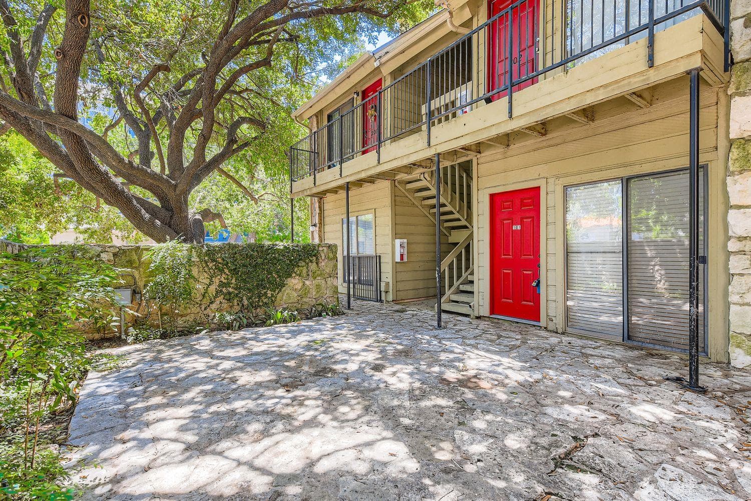 708 Graham Pl #101