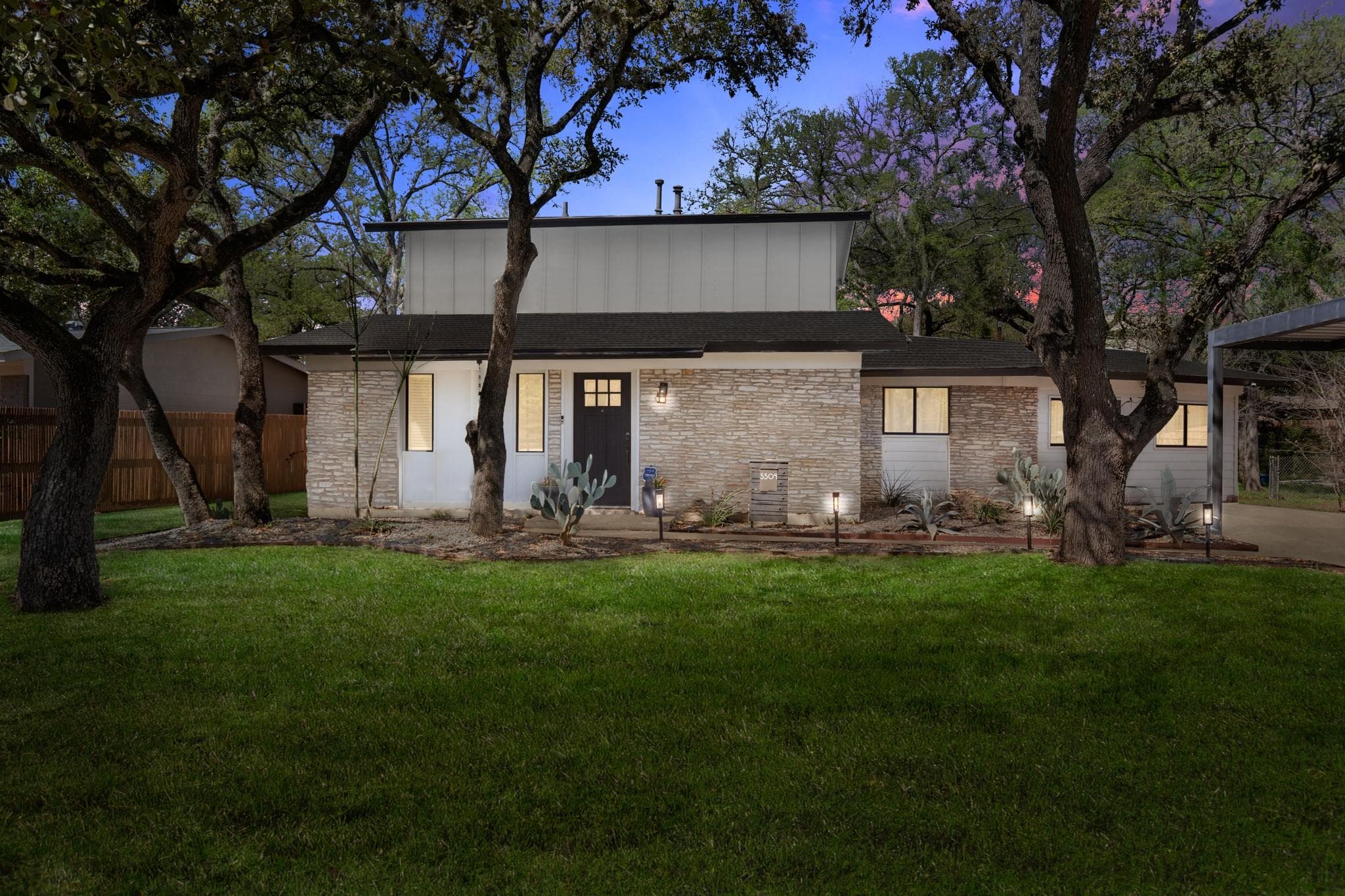 5504  Kings Hwy