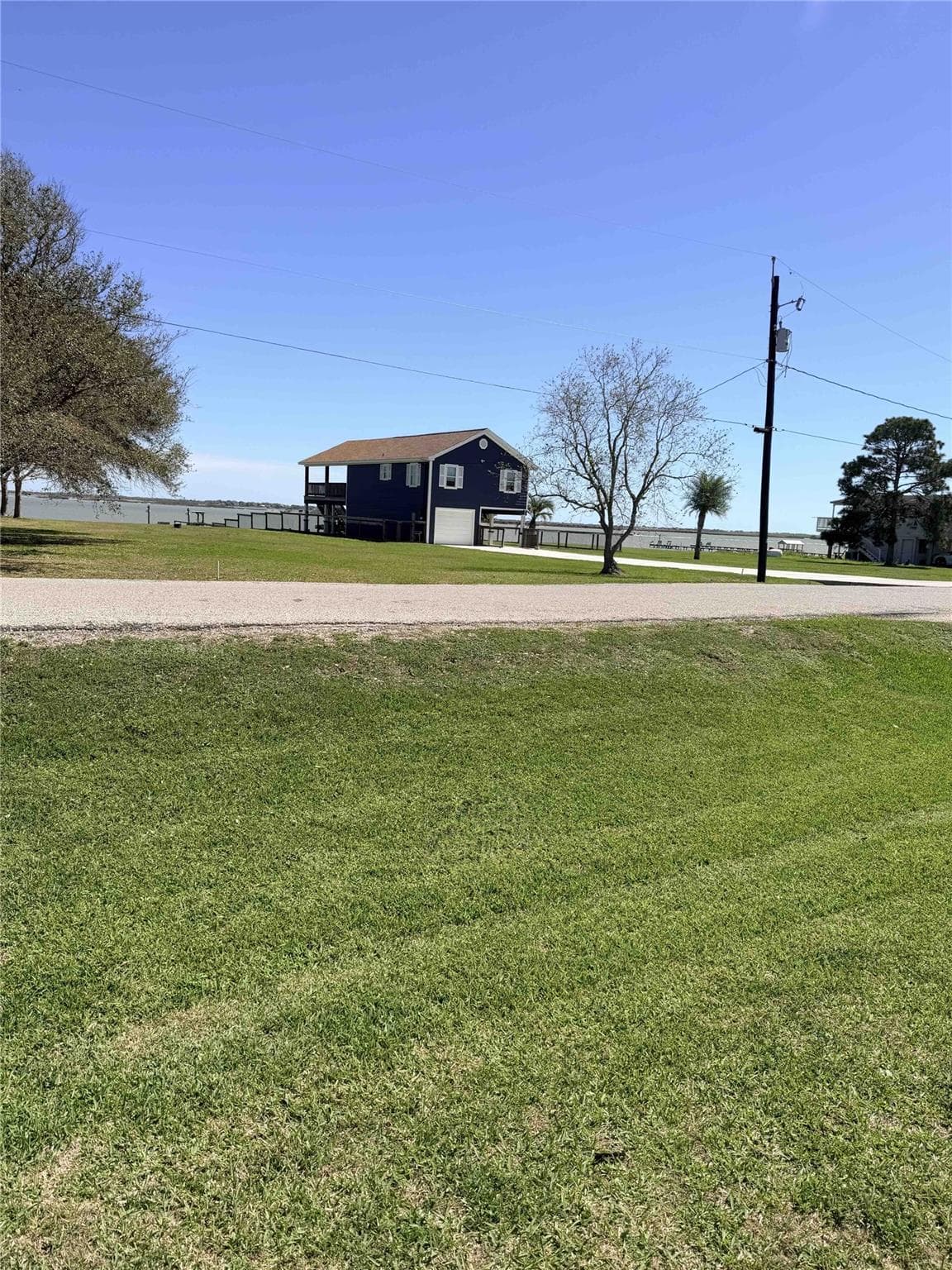 1912  Bayview Dr