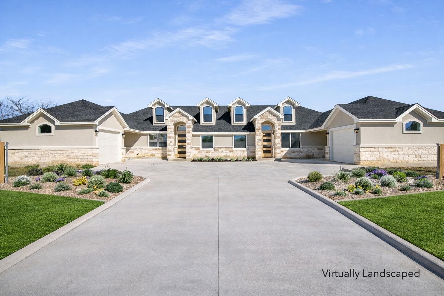 511-513  Lion Dr