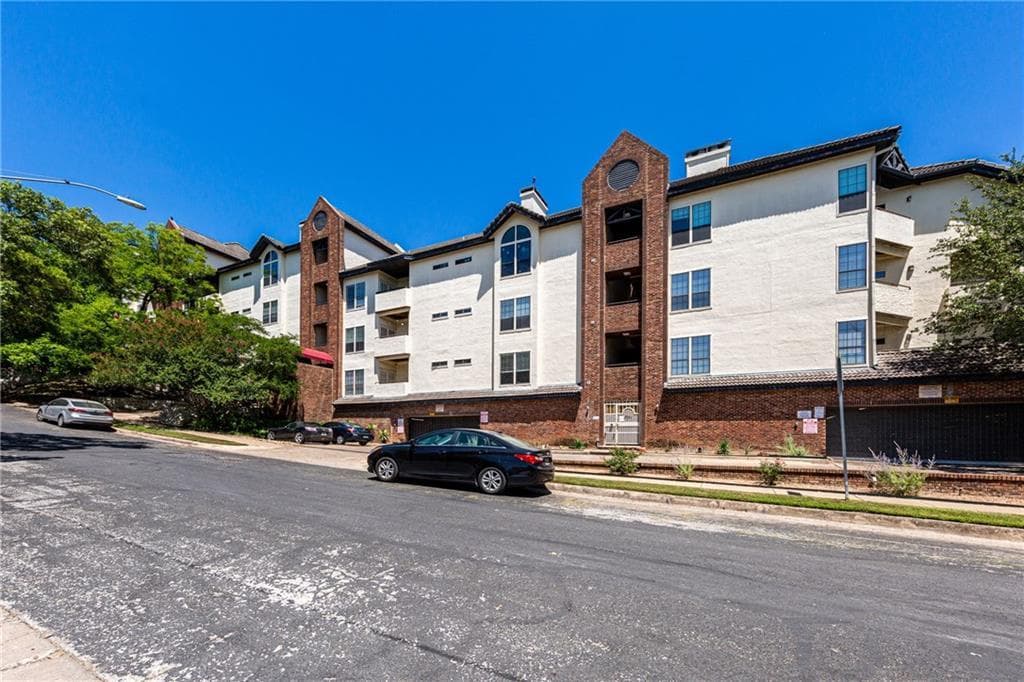 3001  Cedar St  #209