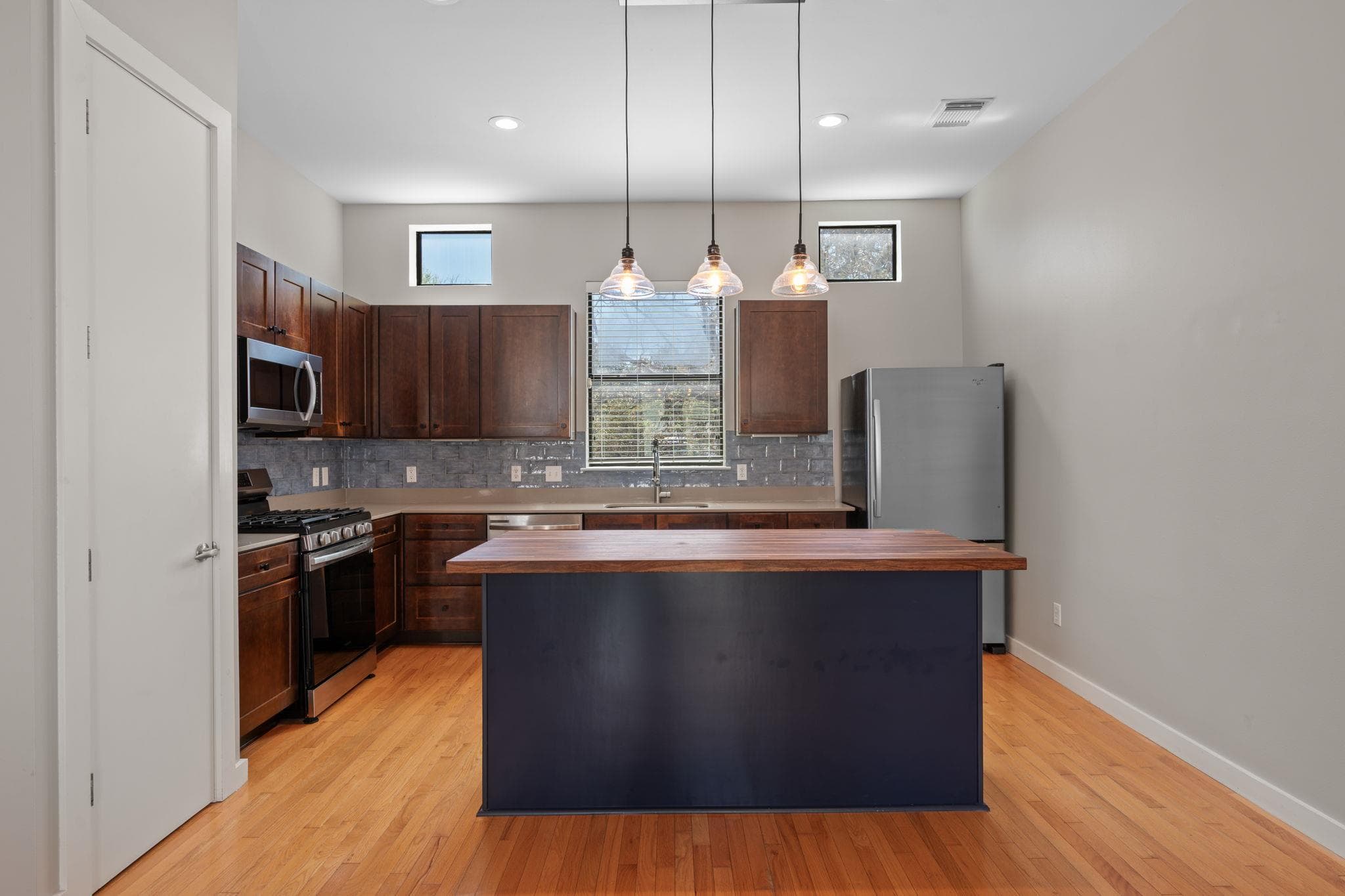 6000  S Congress Ave  #302