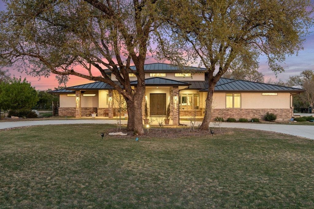 405  Spicewood Trails Dr