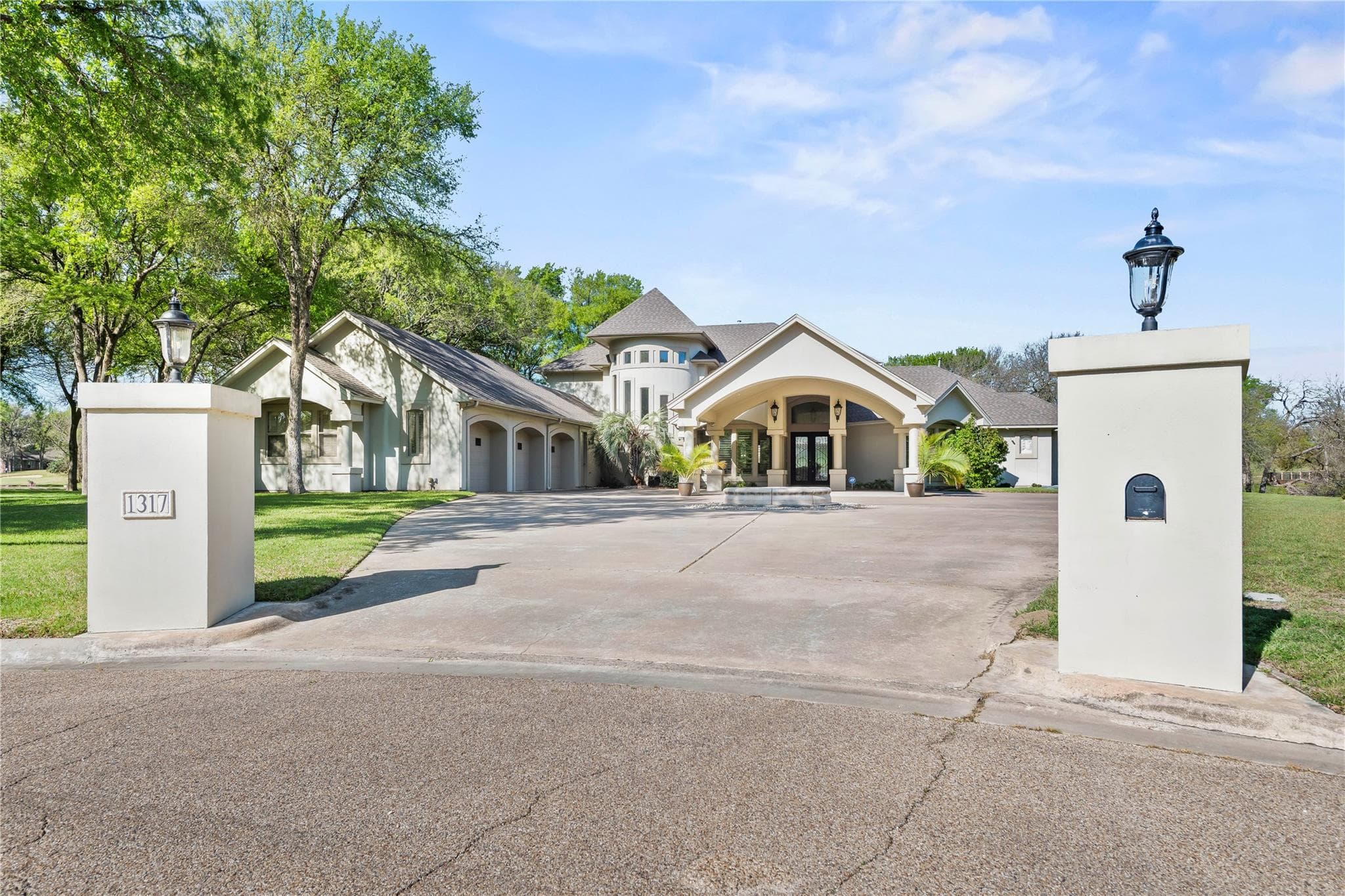 1317  Jack Nicklaus Cir