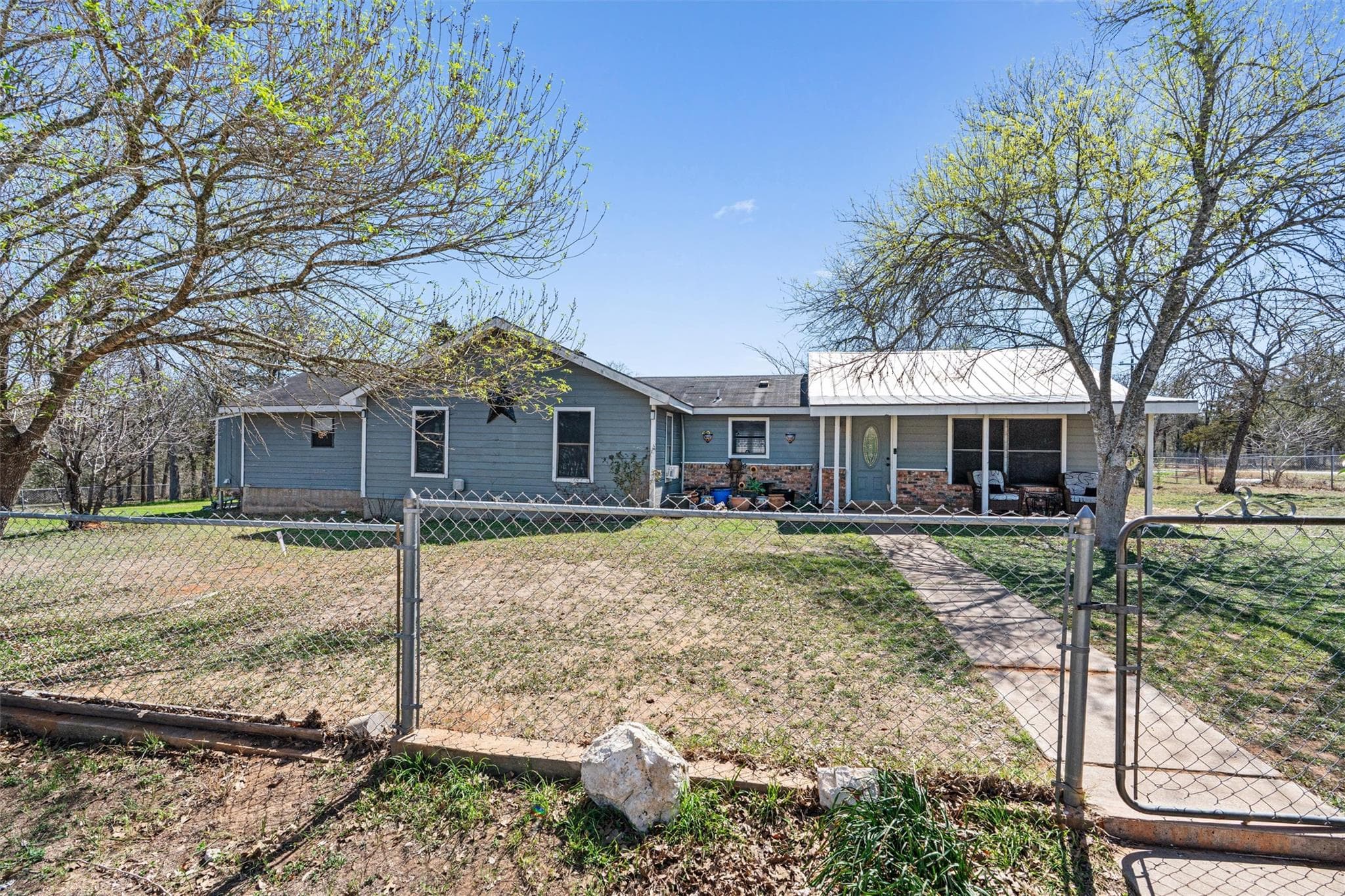 137  Scarlet Oaks Dr