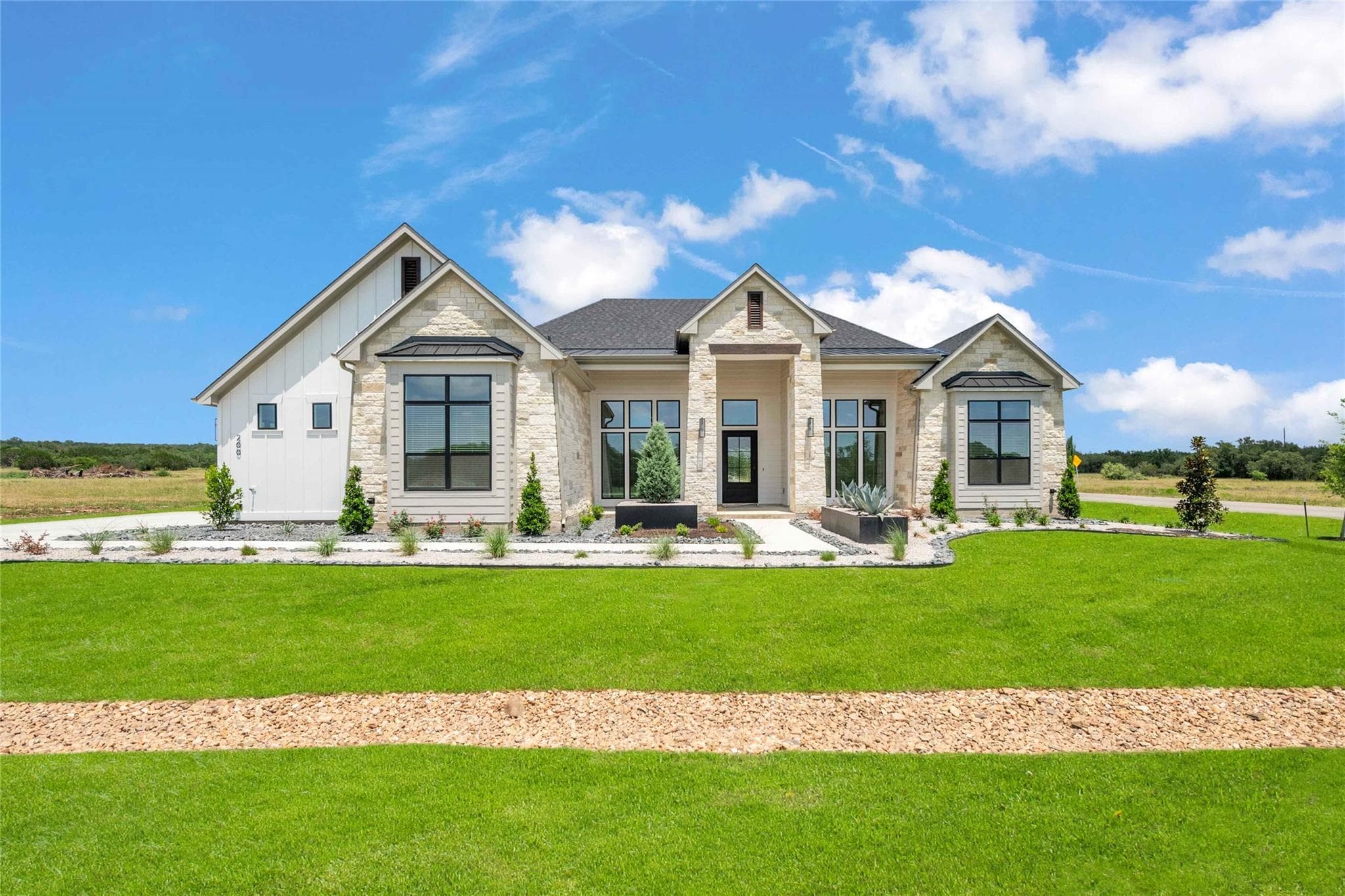 200  Saddle Springs Dr