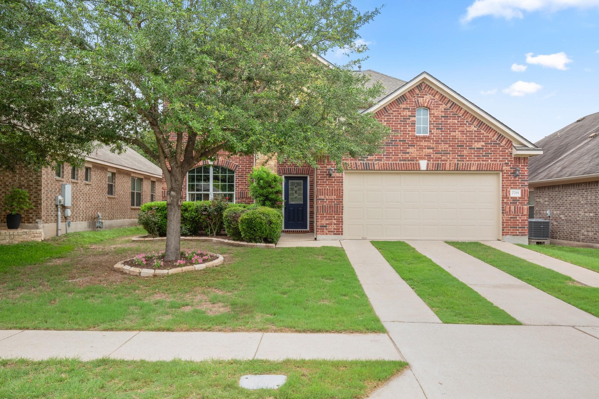 7715  Huddleston Ln