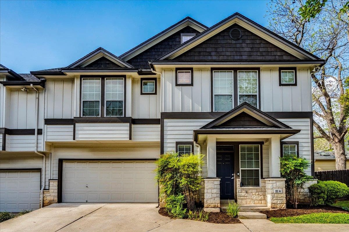 2115  Bluebonnet Ln 4A Ln  #4-A