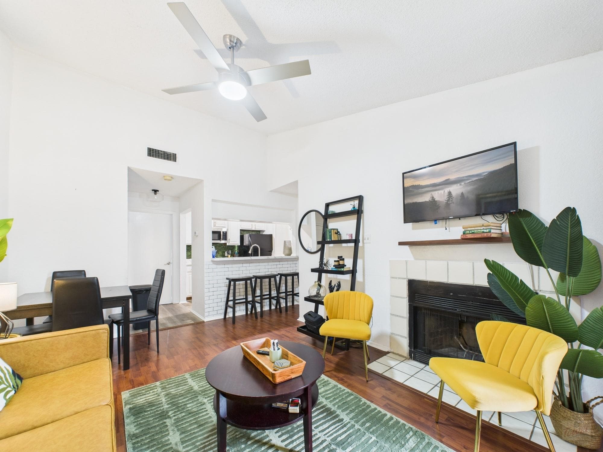 806 W 24th St #300