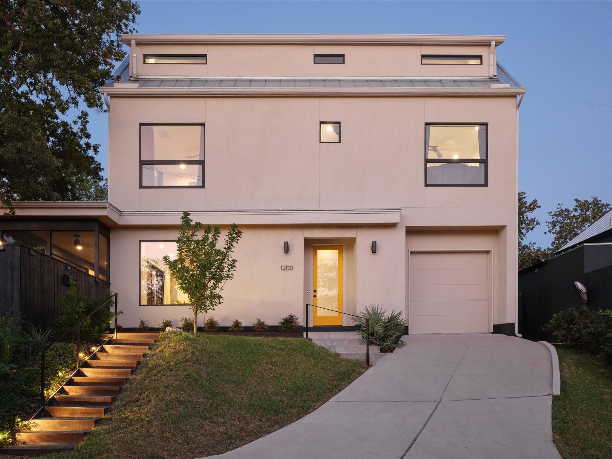 1200  Greenwood Ave