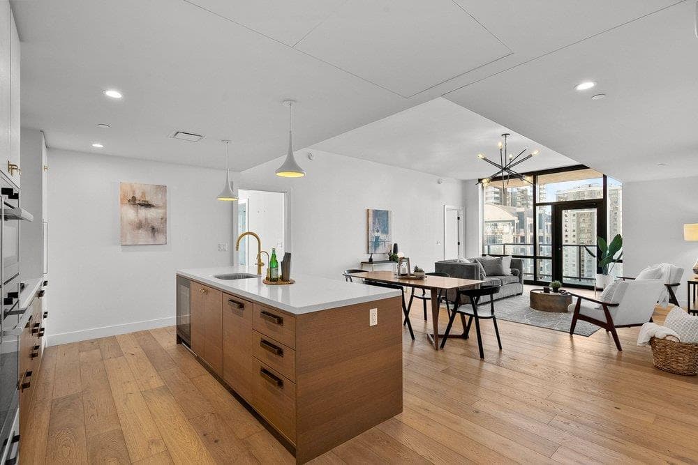 70  Rainey St  #1901