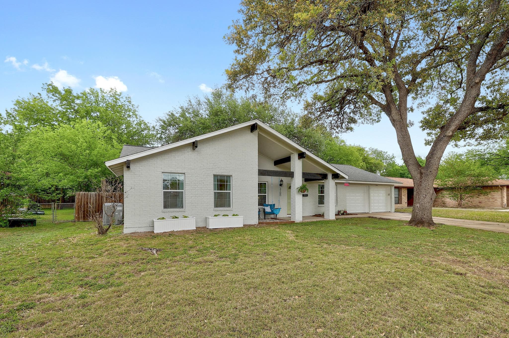 3100  Lynridge Dr