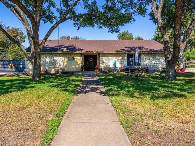 252 Meadowlakes Dr