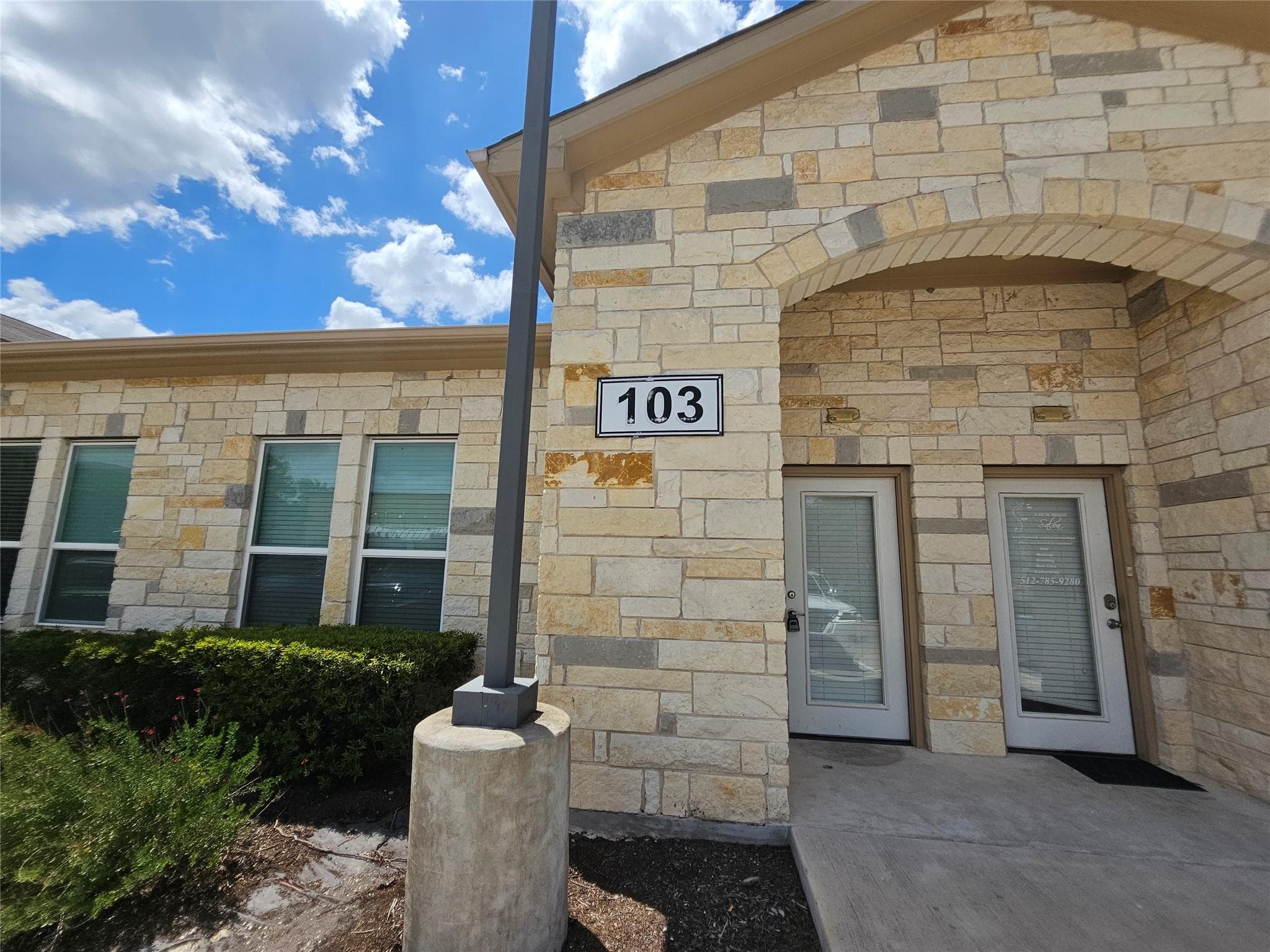 1009 W Pecan St  #103