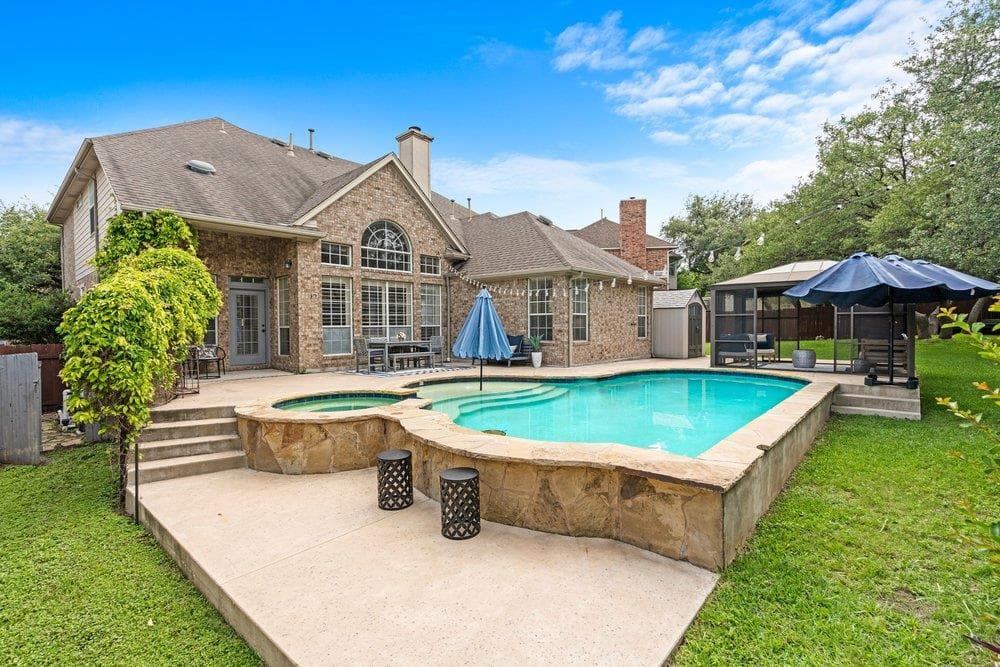 1912  Mulligan Dr