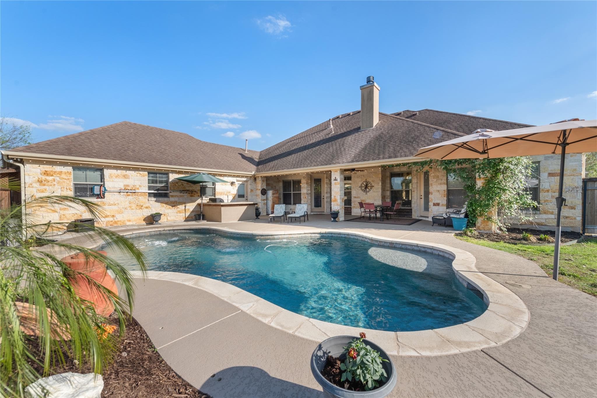 120  Layton Way