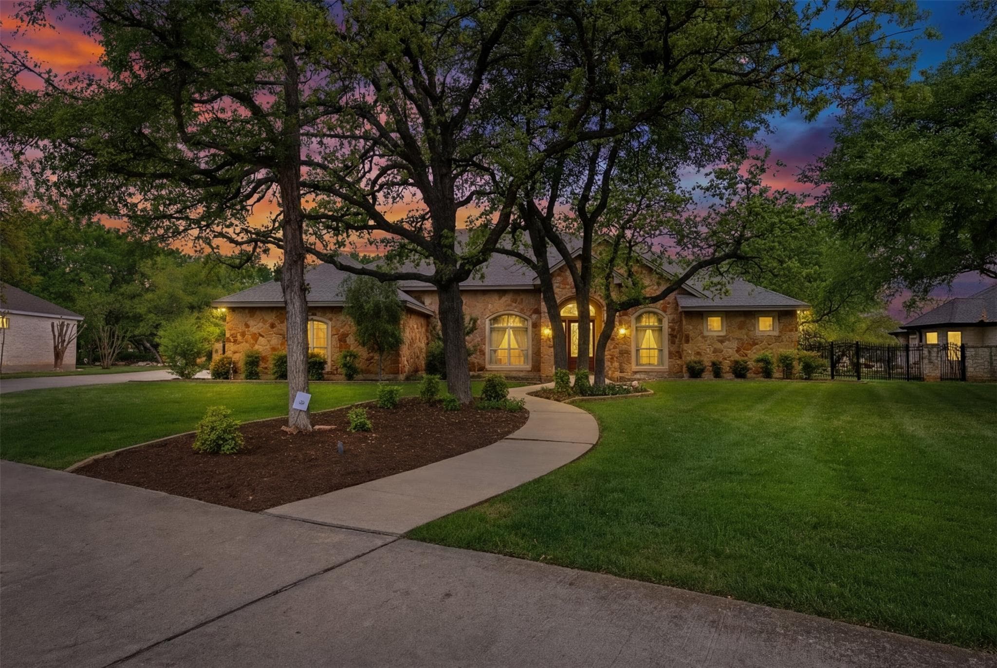 404  Ten Oaks Dr