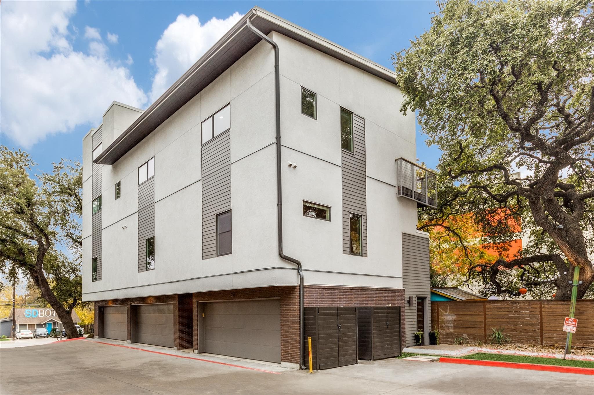 1702 S Lamar Blvd  #30