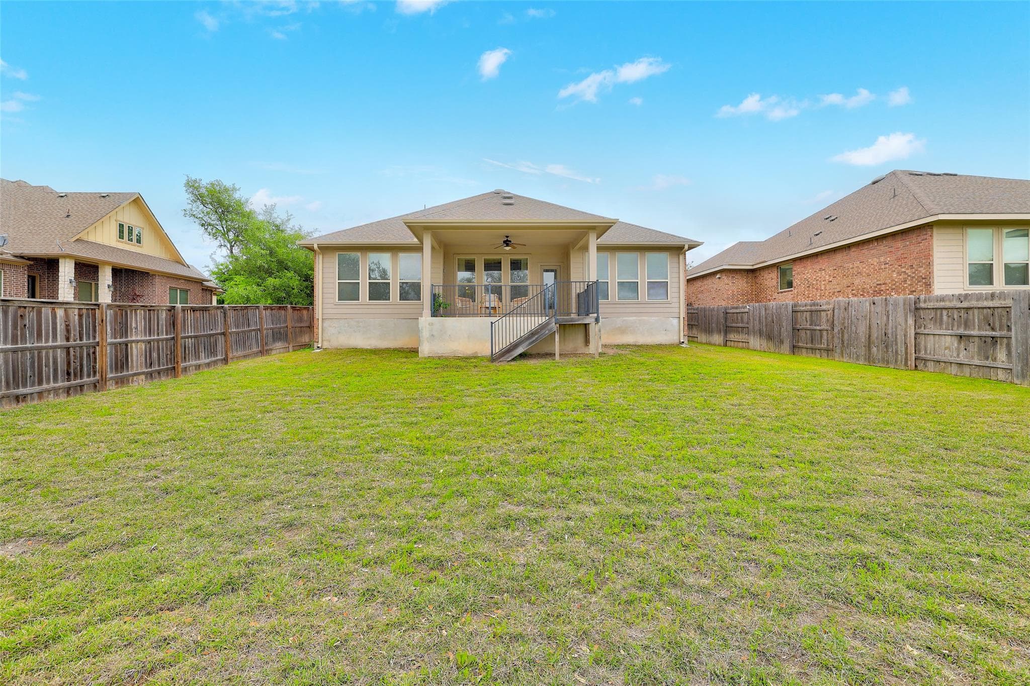 557  Scenic Bluff Dr