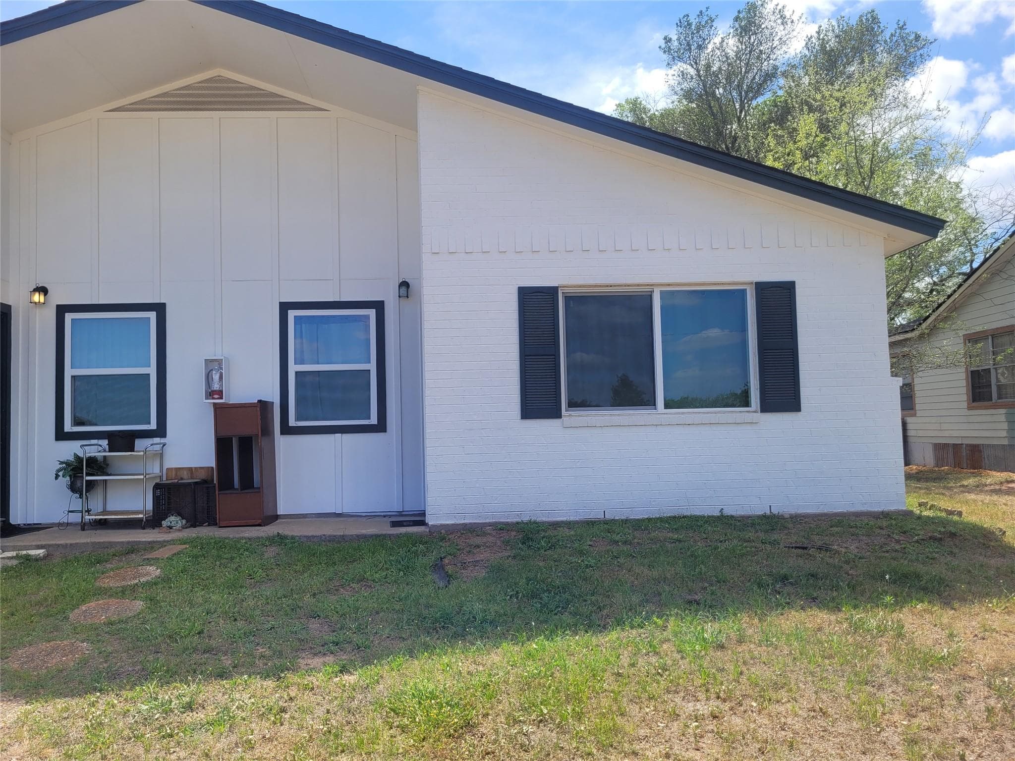 205  2nd Ave  #2