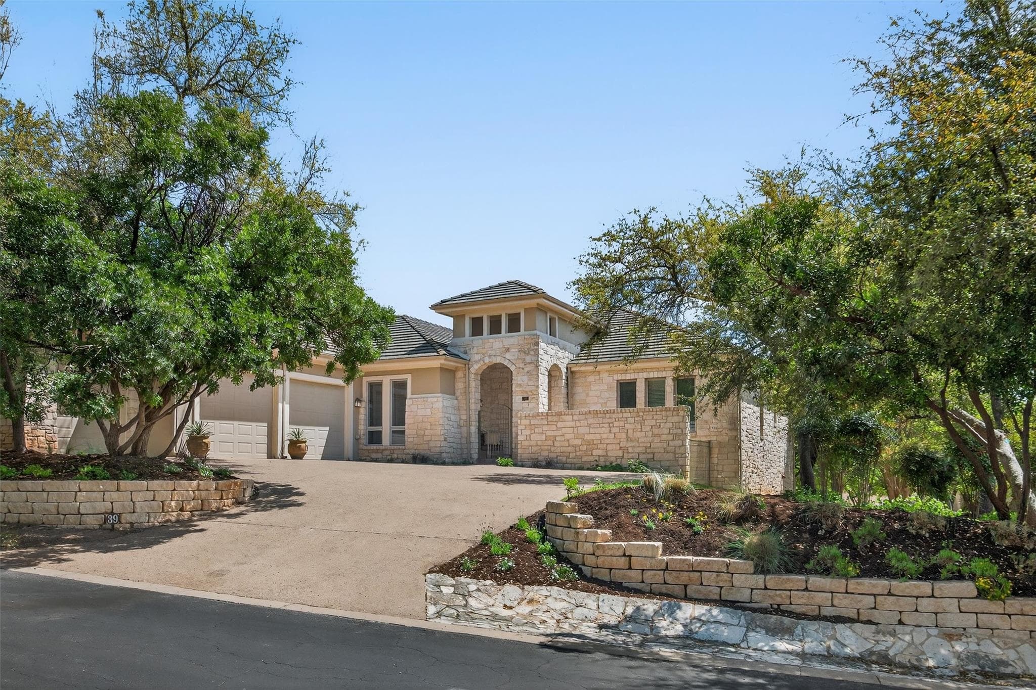 2305  BARTON CREEK Blvd  #39