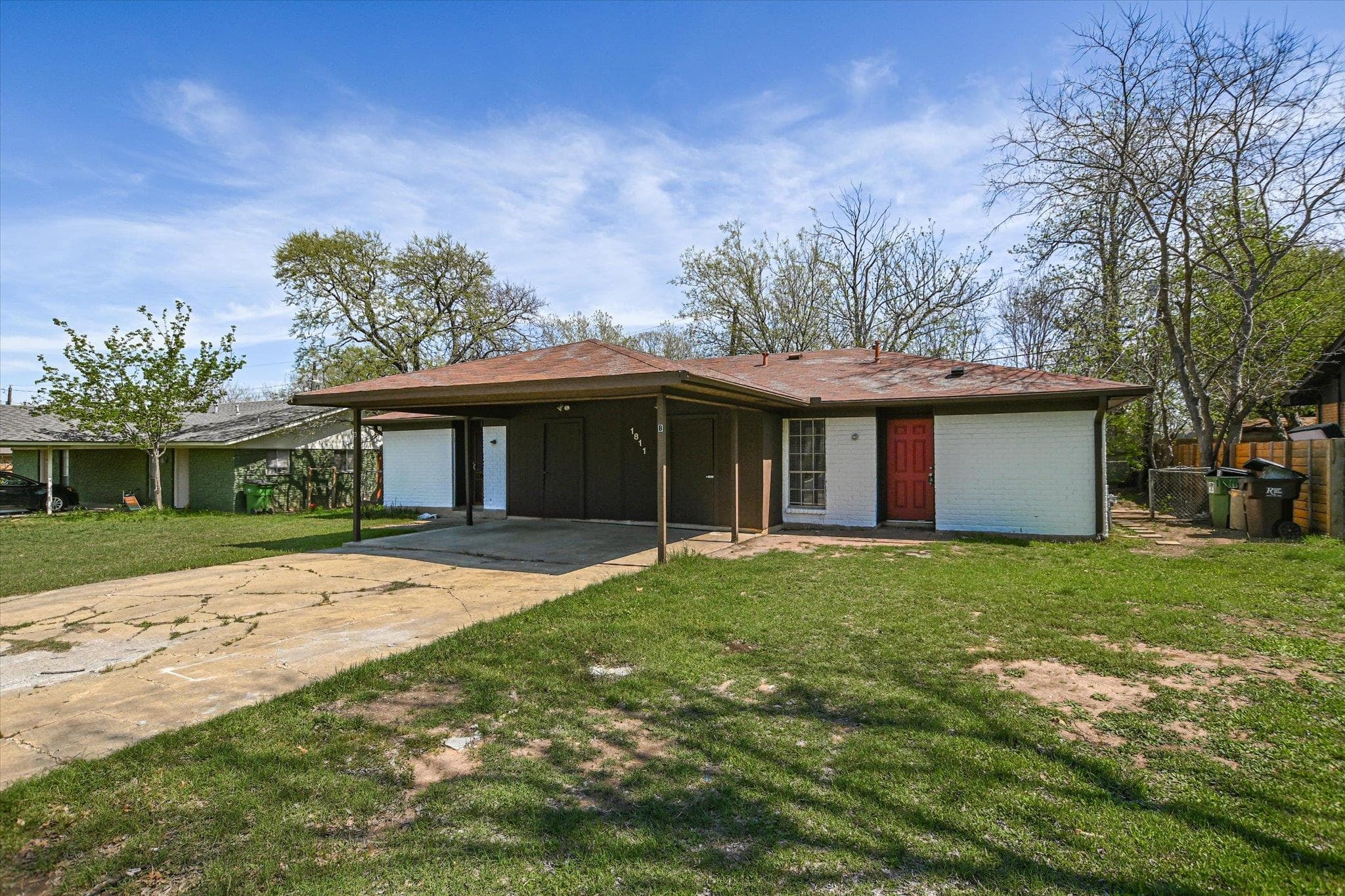 1811  Magnolia Dr  #B