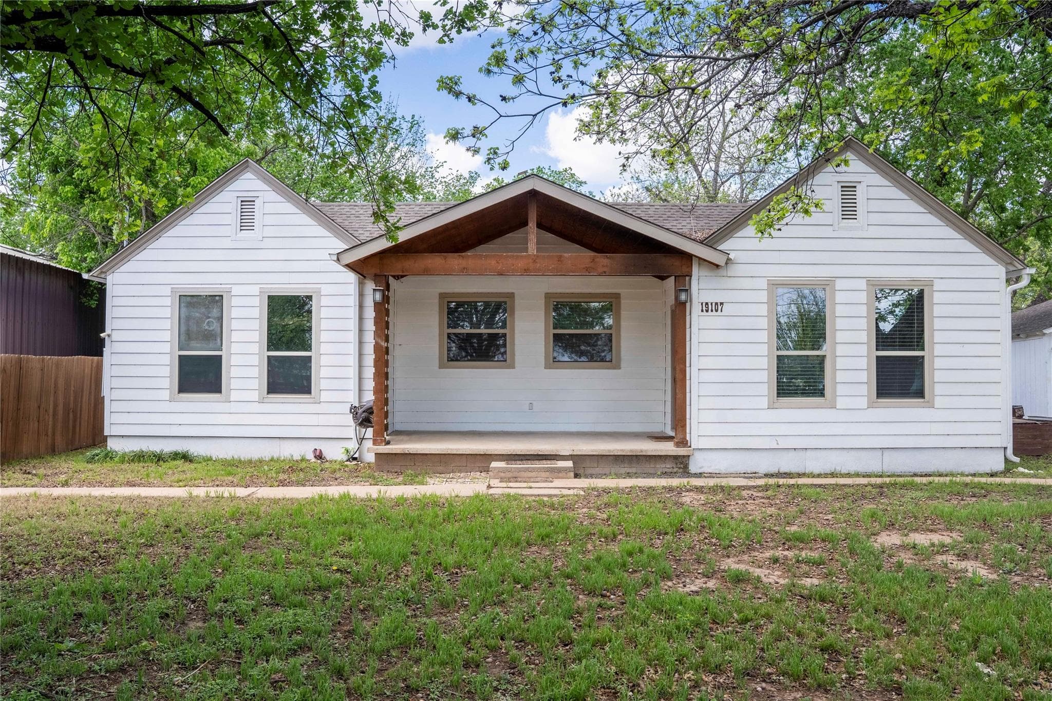 19107  Fm 969 Rd