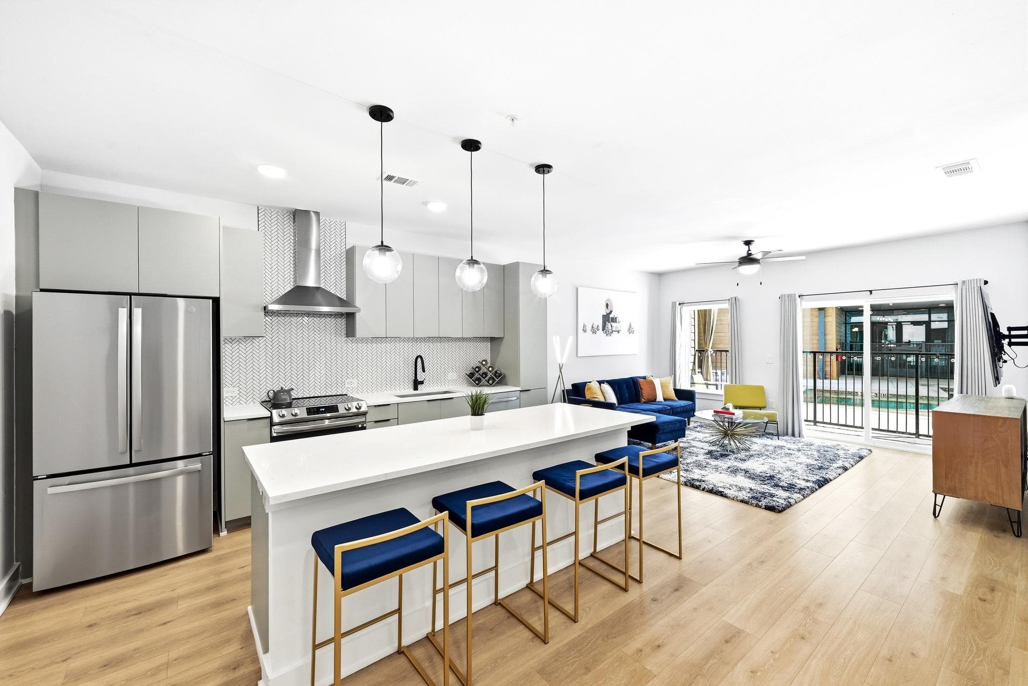 2500  Longview St  #103