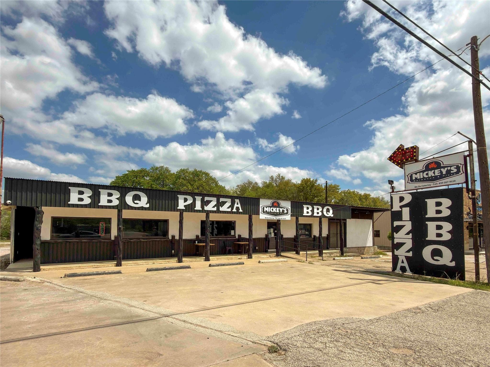 211 S Us Highway 281 None