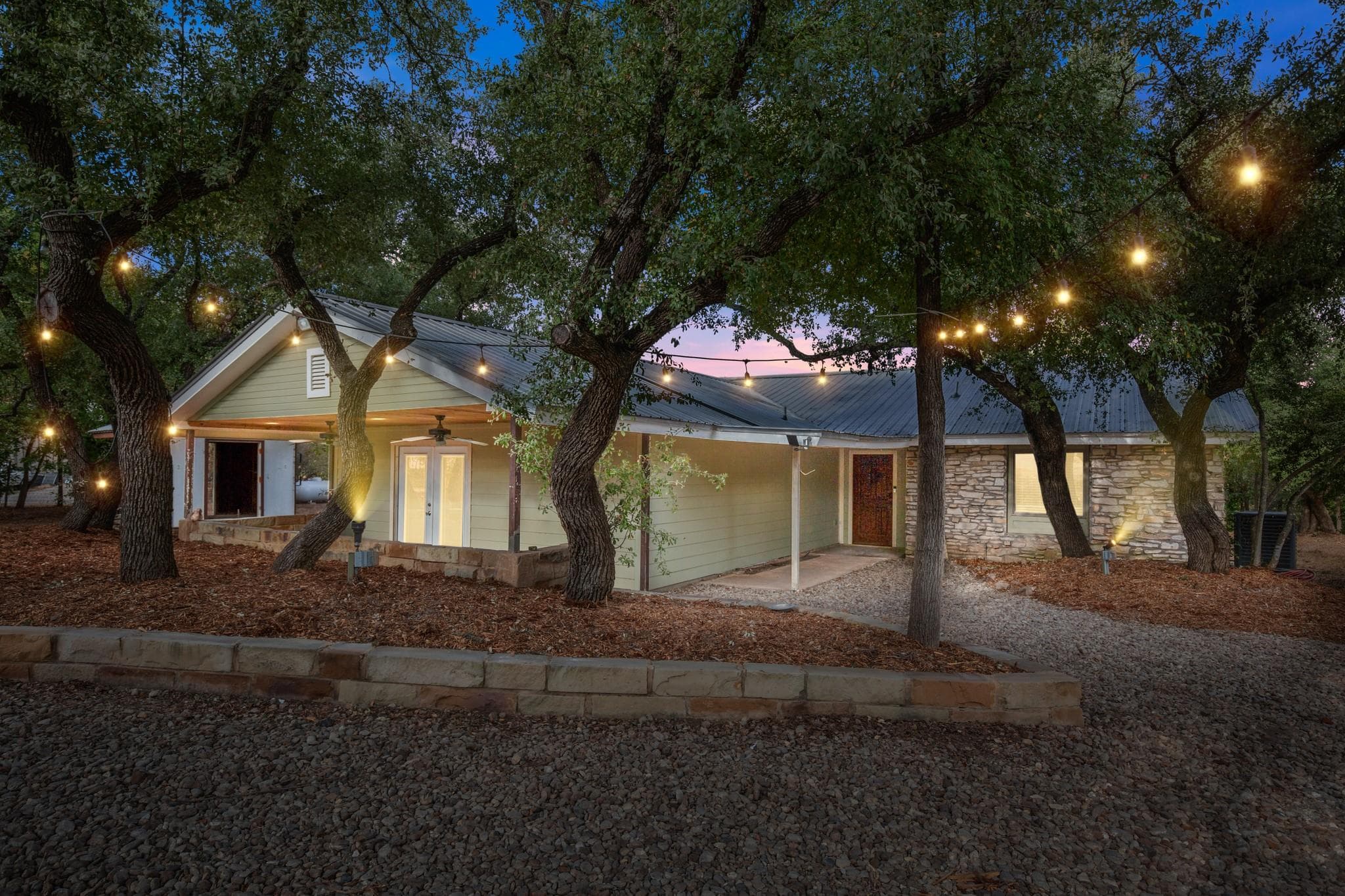 10204  Oak Grove Cir