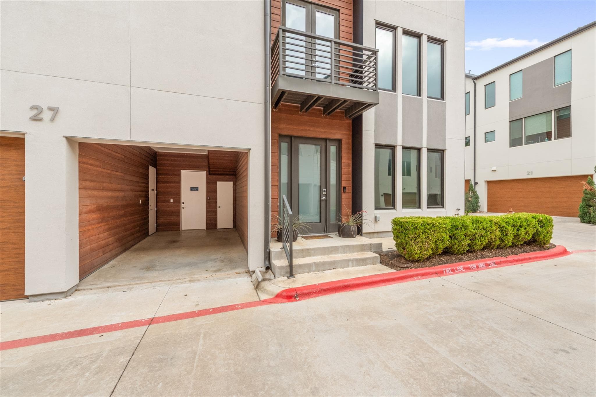3100  Menchaca Rd  #27