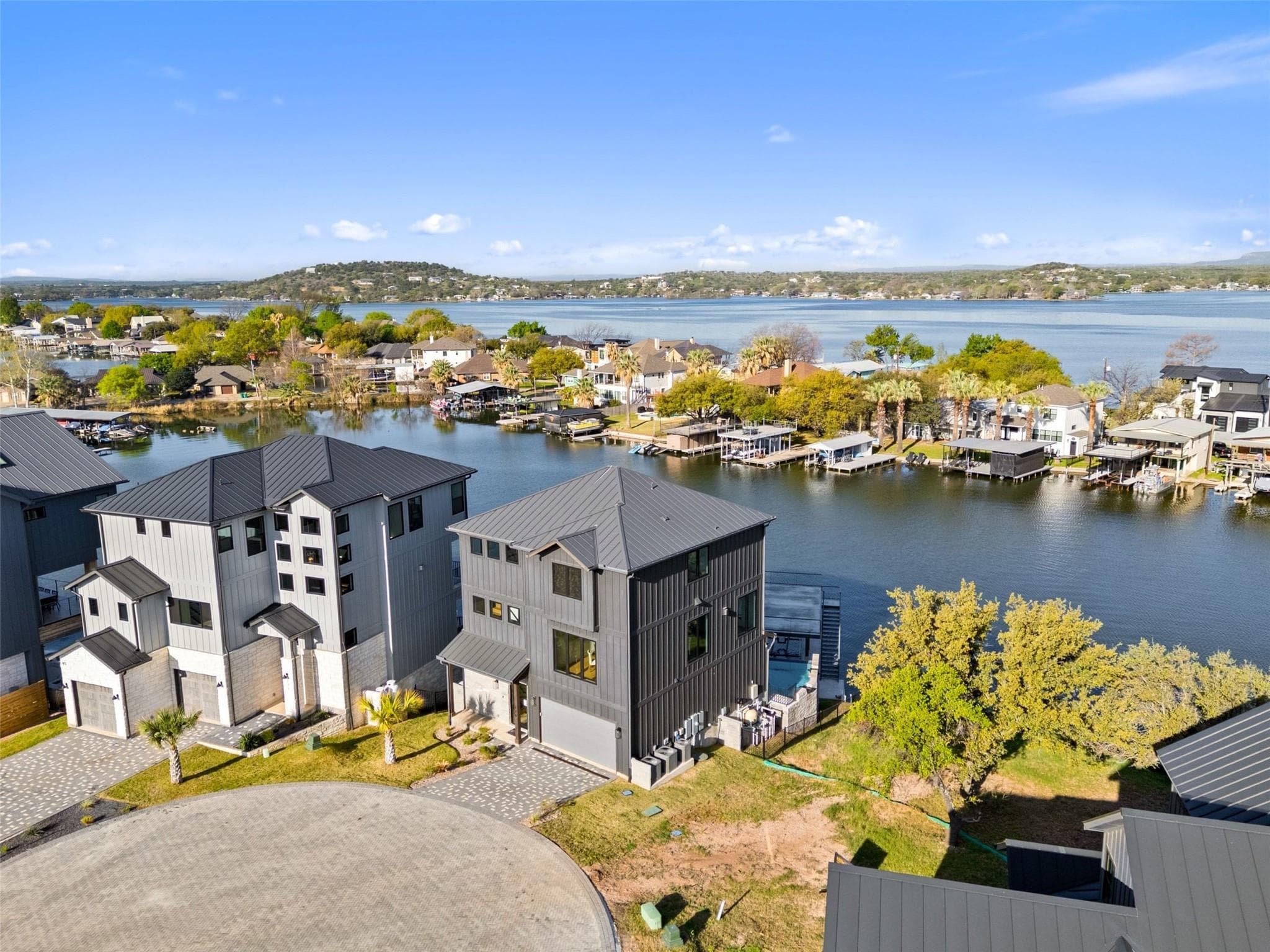 175 Pointview Dr