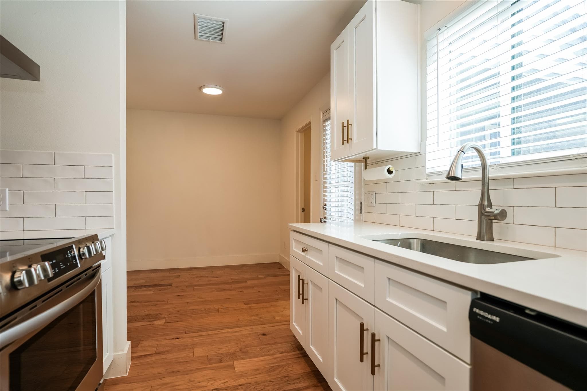 810  Banister Ln  #806