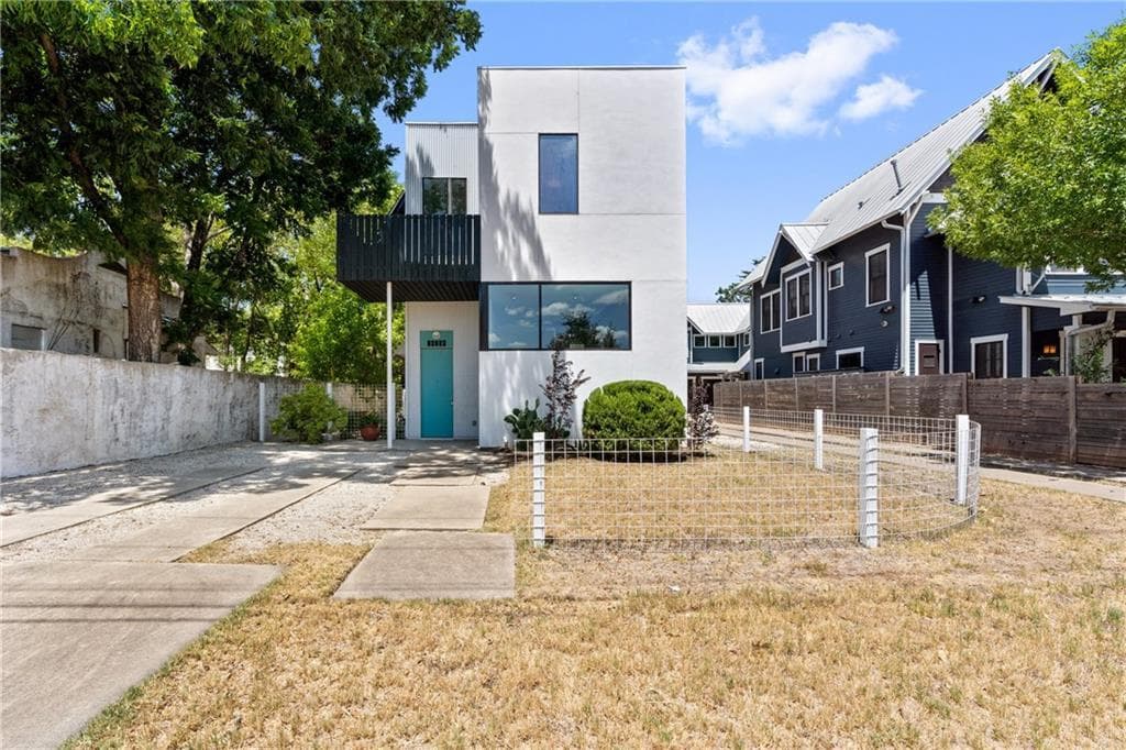 1616  Haskell St  #A