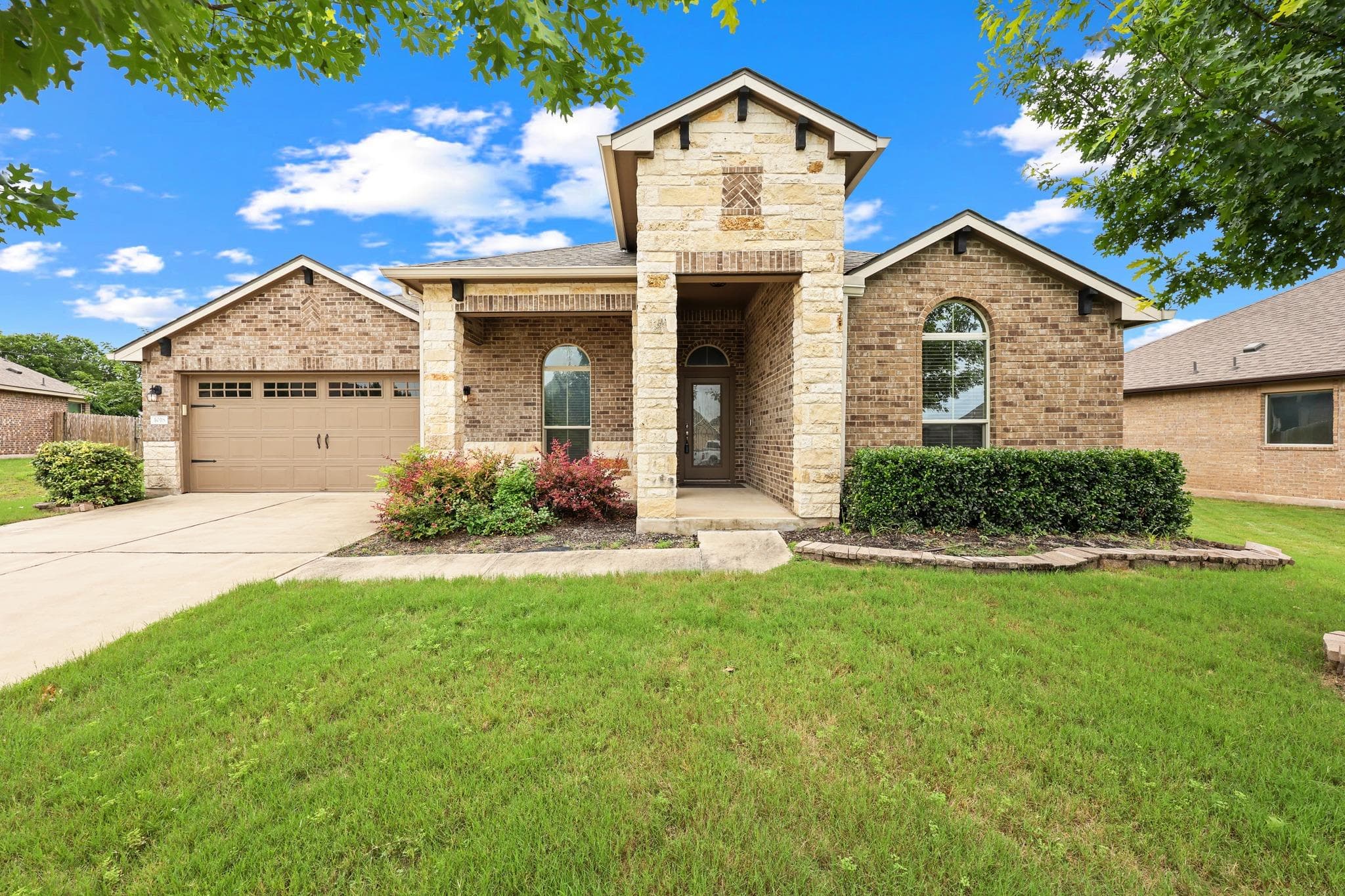 1018  Granbury Cv