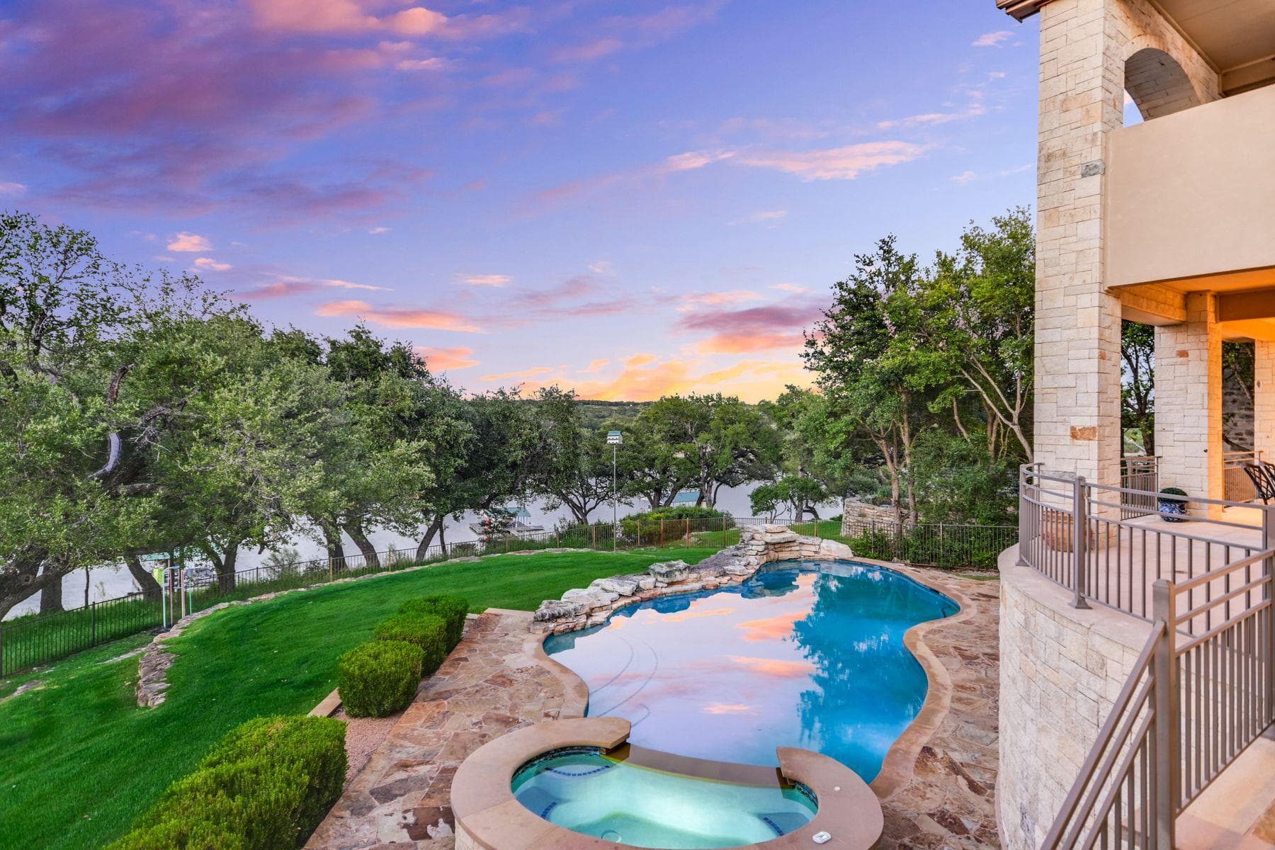 3004  Travis Lakeside Dr
