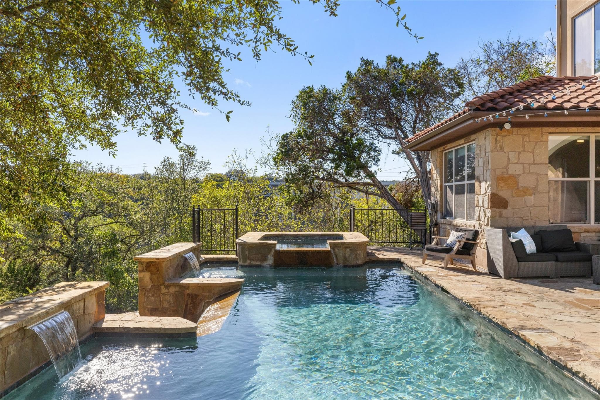 23617  Indian Divide Cv