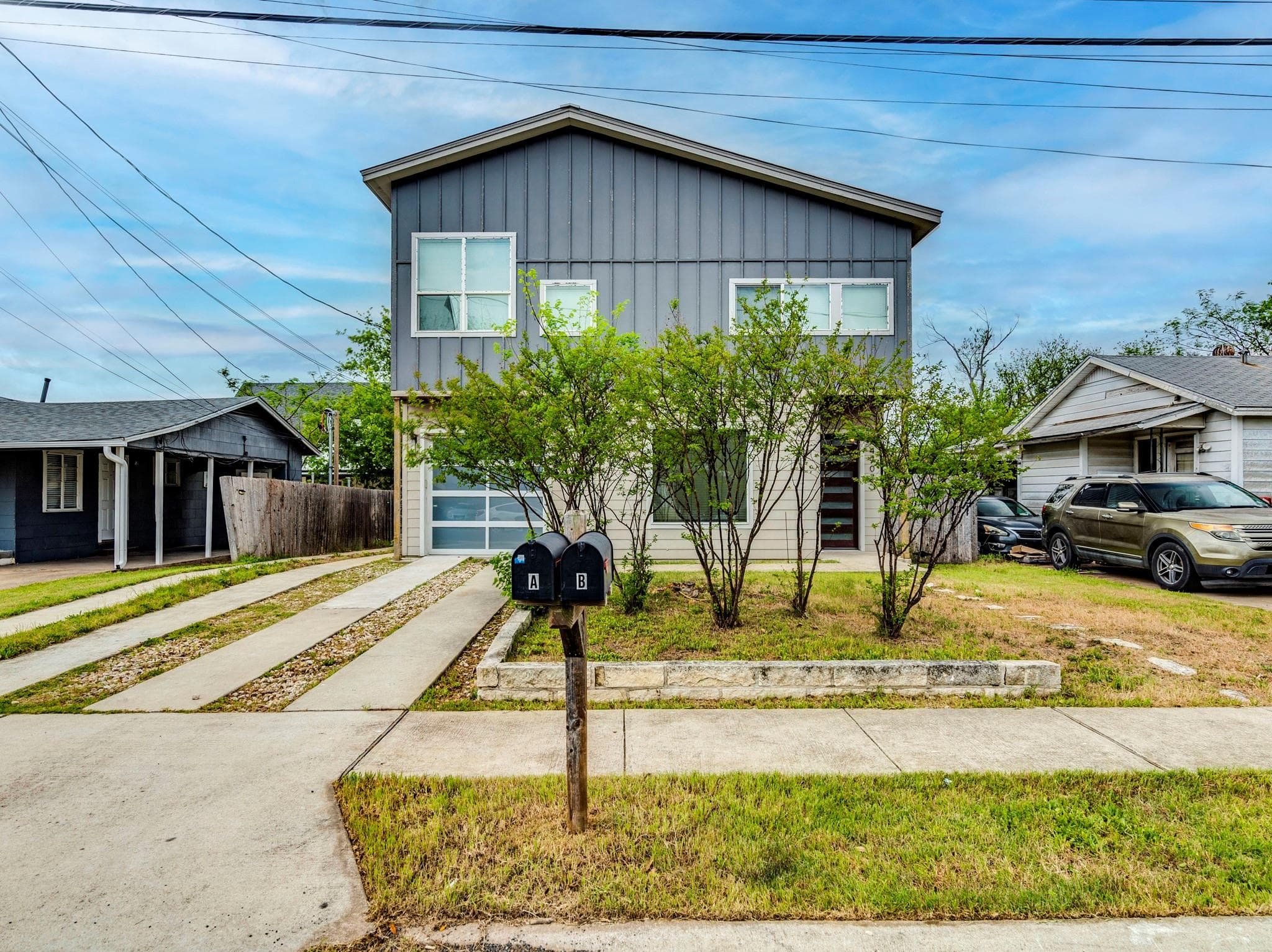 4707  Leslie Ave  #A