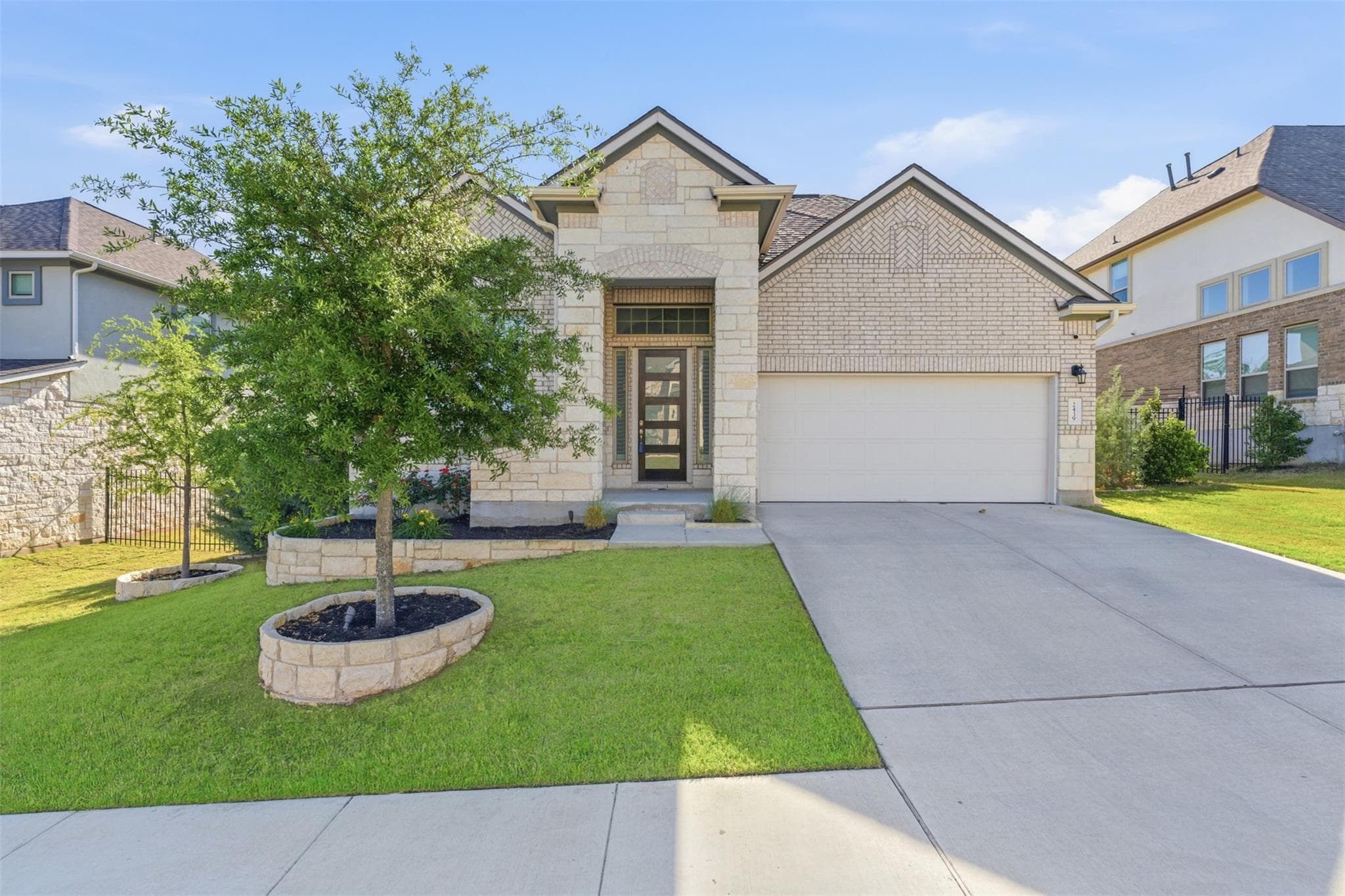 2439  Soprano Way